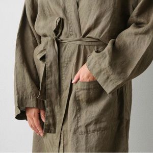 Stone washed linen bath robe in olive